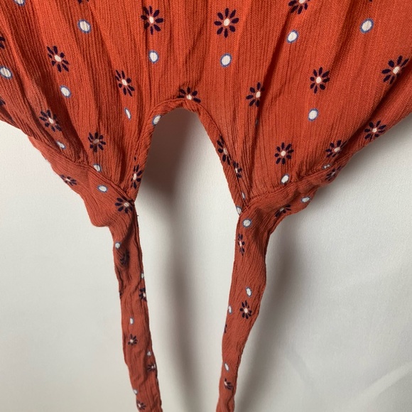 PATRONS OF PEACE Floral Surplice Crop Top - Picture 6 of 10